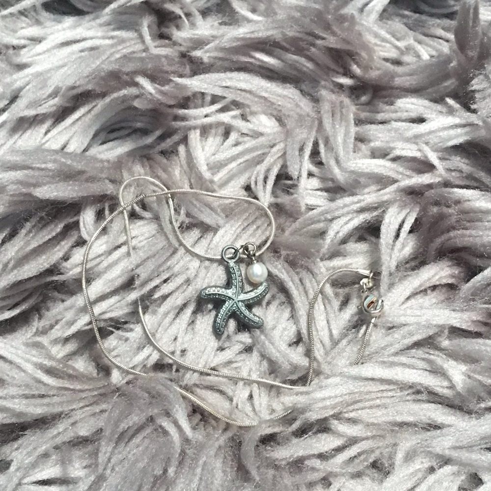 Vantel Pearls Starfish Necklace